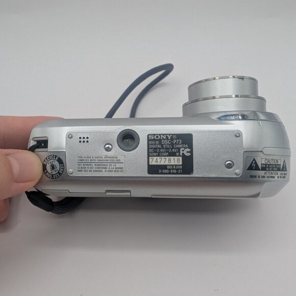 **SOLD** Sony Cyber Shot DSC-P73 Digital Camera - 4.1MP 3x Optical Zoom Y2K - Picture 4 of 14